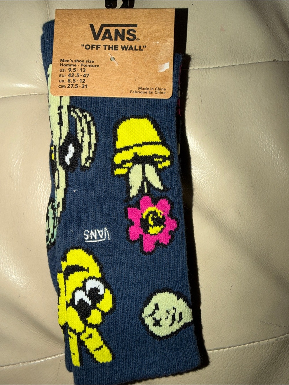 Vans OFF THE WALL Navy Floral & Character Graphic Socks